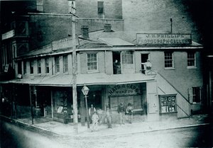Galería Daguerrotipo de J.H. Phillips, esquina suroeste de Third Street (Memorial Drive) y Washington Avenue